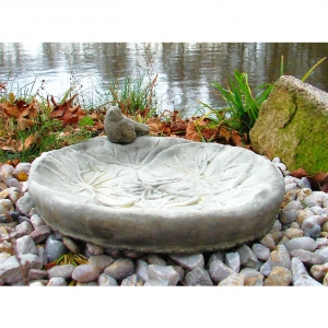 Betonové pítko s ptáčkem 33cm